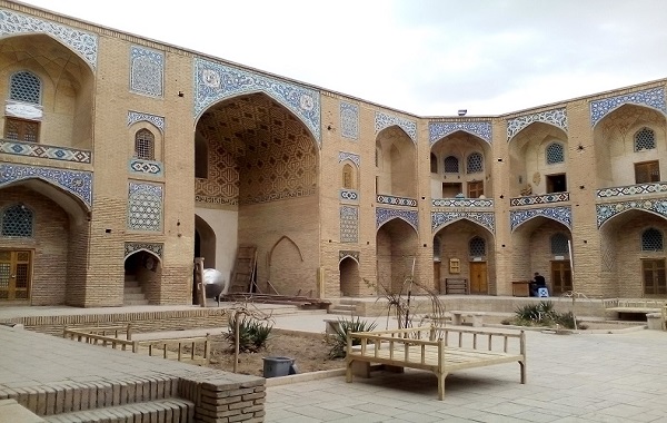 Ganj-Ali-Khan complex